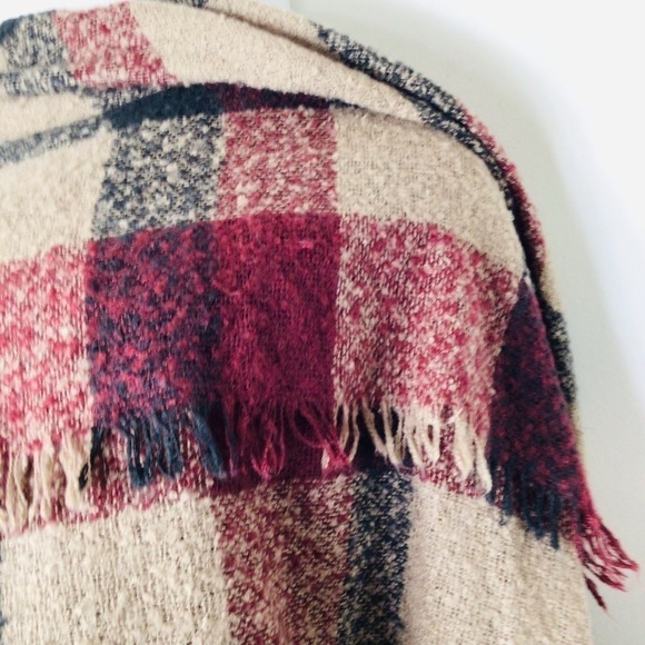 Plaid fringe boho plaid scarf - Picture 4 of 7